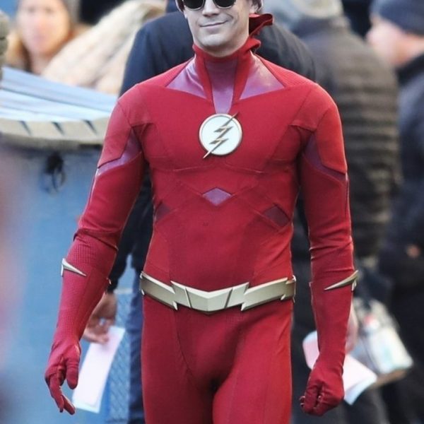 QLife News From Around The Web Grant Gustins Superhero Bulge On Set Of The Flash