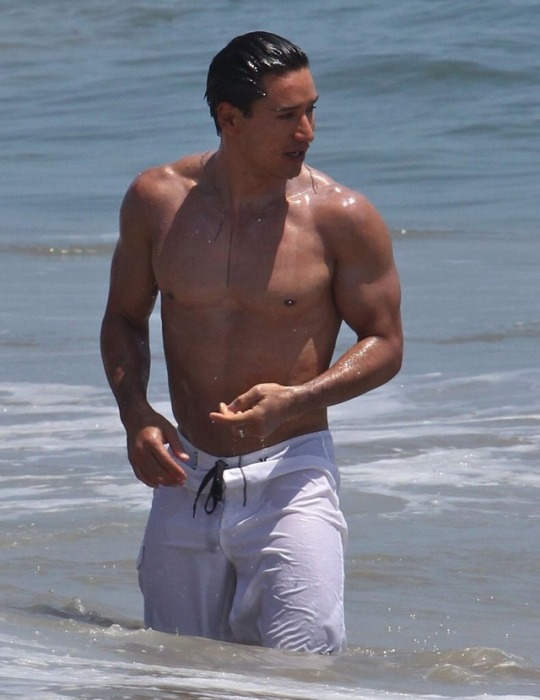 Tbt That Time Mario Lopez Went For A Dip In White Swimwear Cocktails