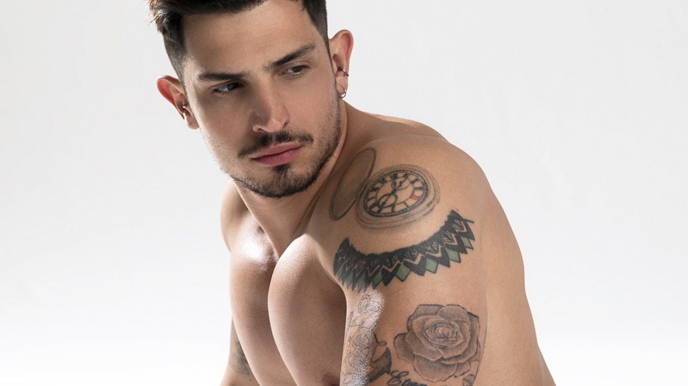 Model Manuel Kornisiuk is a treat from top to bottom (NSFW)