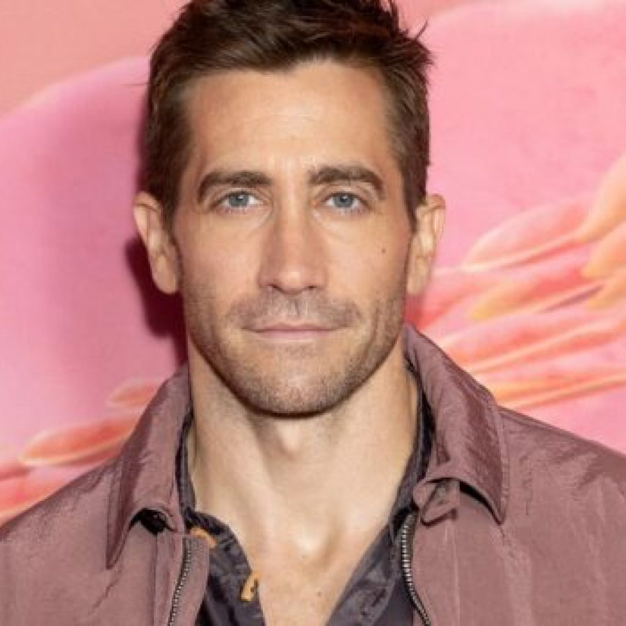 Ass of the week Jake Gyllenhaal, Jack Quaid, Dylan O’Brien Cocktails & Cocktalk